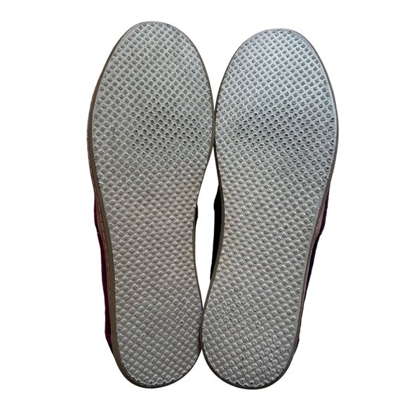 Red & Black Plaid TOMS Slip-On Shoes Women’s W9.5 Canvas Upper Casual Comfort - Picture 3 of 6